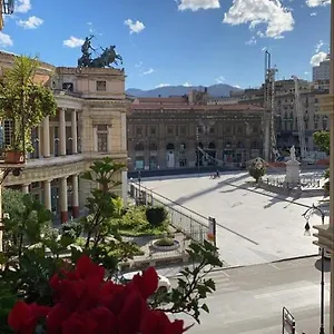 Da Nelly Al Politeama , Palermo Italia